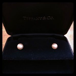 Pearl and gold stud earrings